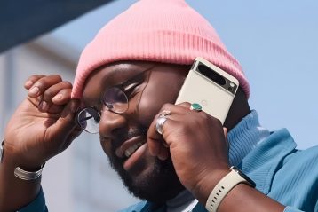 گوگل دست از مسخره‌ کردن آیفون برنمی‌دارد [تماشا کنید]