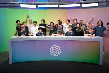 مایکروسافت: کارمندان OpenAI را با همان دستمزد فعلی استخدام می‌کنیم