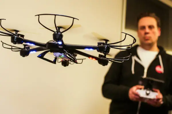 هگزاکوپتر چیست و چه تفاوتی با کوادکوپتر دارد؟ 12 هگزاکوپتر چیست و چه تفاوتی با کوادکوپتر دارد؟.webp