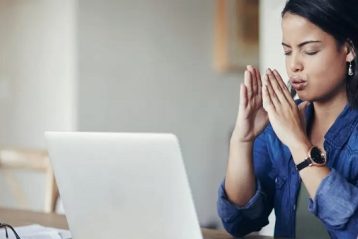 تکنیک تنفس با لب های غنچه ای برای کاهش استرس
