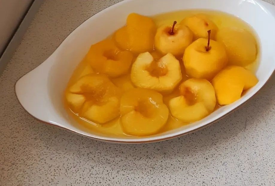 نحوه تهیه کمپوت سیب بدون شکر رژیمی و عالی با عسل_سمسون 4 طرز تهیه کمپوت سیب بدون شکر