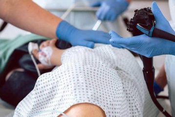 کولونوسکوپی برای تشخیص و برداشتن پولیپ روده