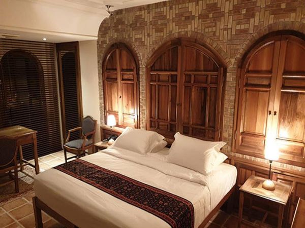 1737911564 91 چرا هتل ارسی تبریز انتخابی مناسب برای گردشگران فرهنگی است؟ سمسون
