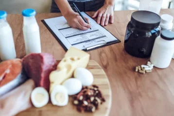 عوارض مصرف زیاد پروتئین؛ آیا ما بیش از حد پروتئين می‌خوریم؟