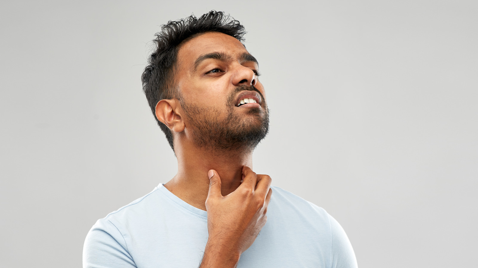 سیب گلو یا سیب آدم؛ ساختار، اندازه، جراحی + چطور سیب گلو داشته باشیم؟_سمسون 9 1741971984 710 سیب گلو یا سیب آدم؛ ساختار، اندازه، جراحی چطور