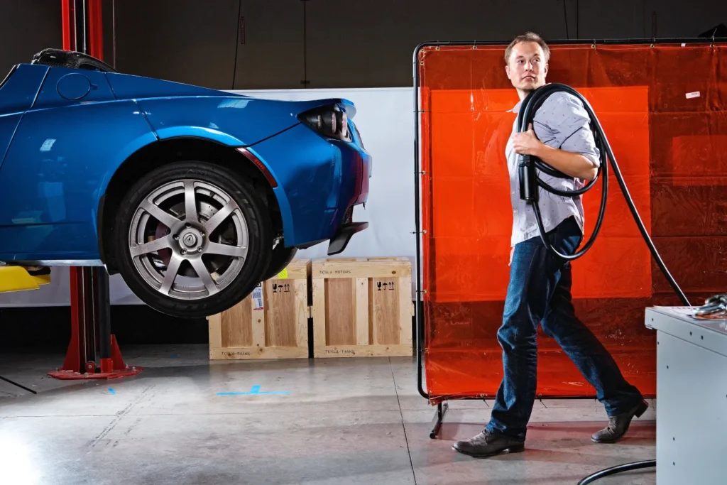 ایلان ماسک و تسلا: رهبری که موتور پیروزی است_سمسون 22 1741993410 408 ایلان ماسک و تسلا رهبری که موتور پیروزی است سمسون.webp