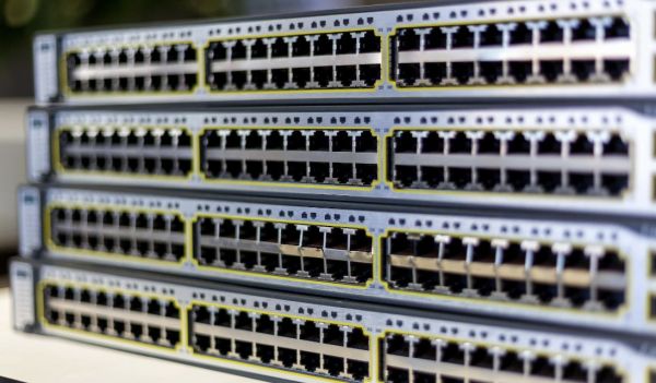 بررسی و نمایش VLANهای فعال