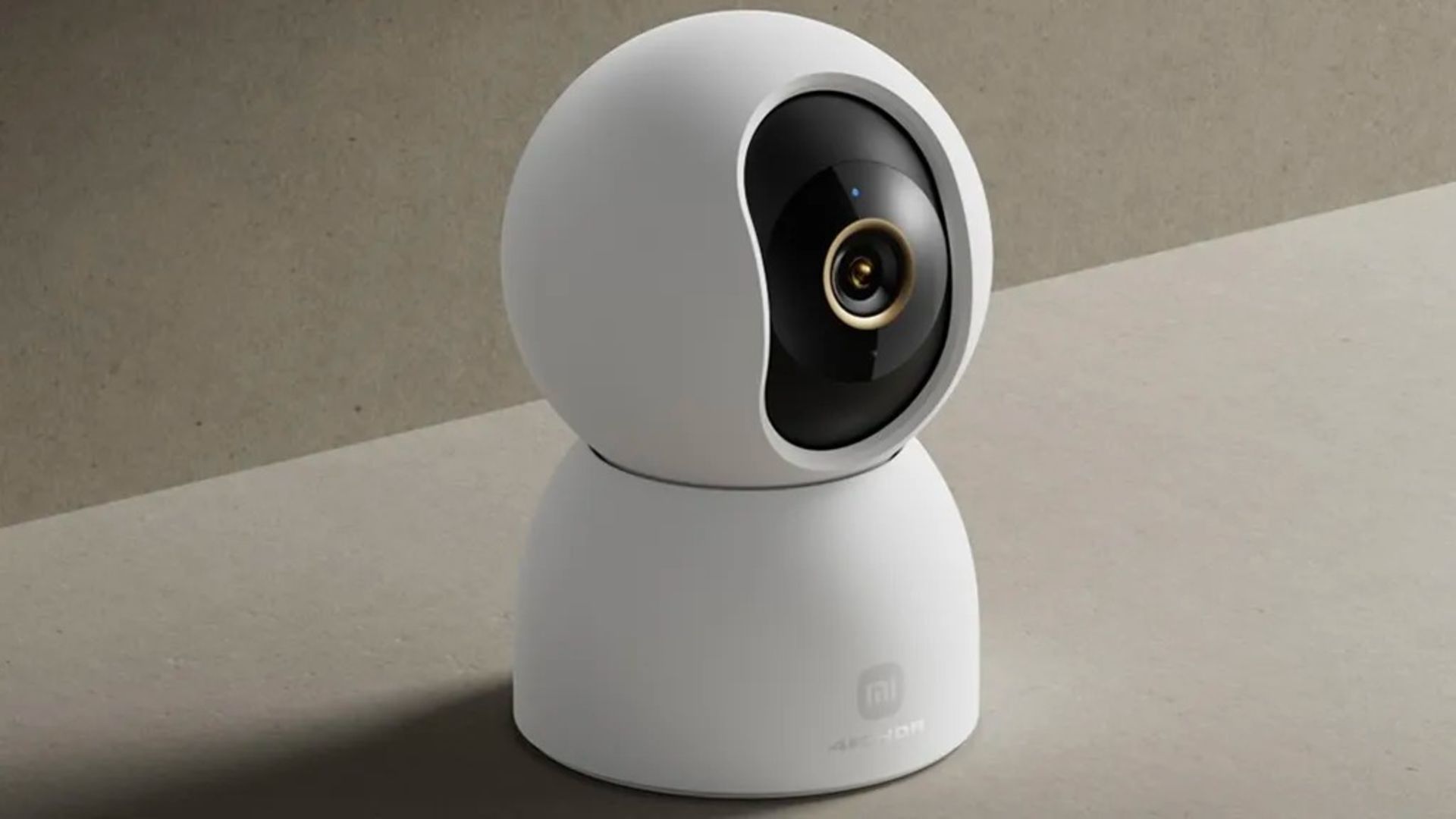 دوربین امنیتی Smart Camera 4 شیائومی به‌صورت ایستاده