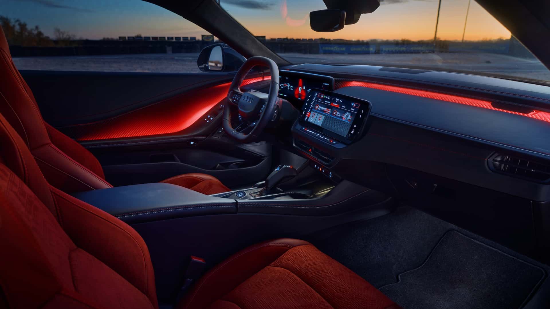 ماشین قلدر و عضلانی آمریکایی برقی شد؛ معارفه دوج چارجر ۲۰۲۶_سمسون 7 کابین داخلی دوج چارجر دایتونا ۲۰۲۶