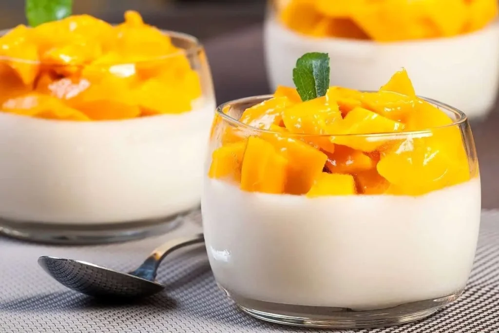 1757072346 528 نحوه تهیه دسر انبه؛ ۱۳ دسر با انبه که باید.webp