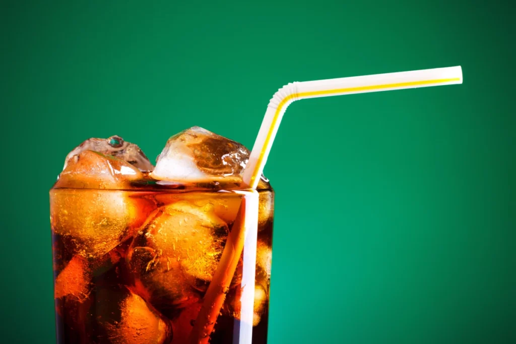 تاثییر نوشابه رژیمی بر دیابت: دوست یا دشمن؟ بازدید کامل مزایا، معایب و حقایق علمی_سمسون 10 روی دیگر سکه؛ معایب و نگرانیهای بلندمدت علمی