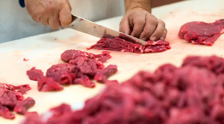 1758368746 90 گوشت تازه و منجمد چه تفاوت‌هایی دارند؟ آیا گوشت تازه