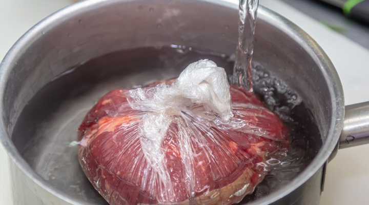 1758368746 999 گوشت تازه و منجمد چه تفاوت‌هایی دارند؟ آیا گوشت تازه