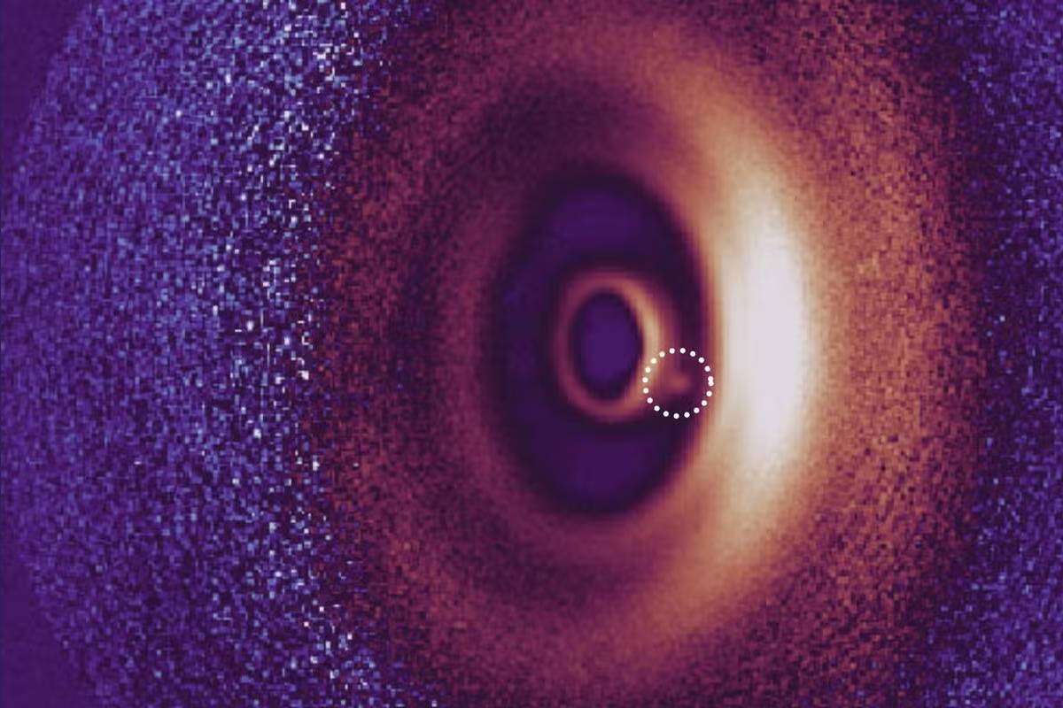 مشاهده بی‌سابقه: سیاره‌ای نوزاد درحال بلعیدن مواد اطراف ستاره‌اش است