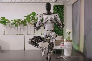 ربات انسان‌نمای ایلان ماسک، جراح می‌شود؟